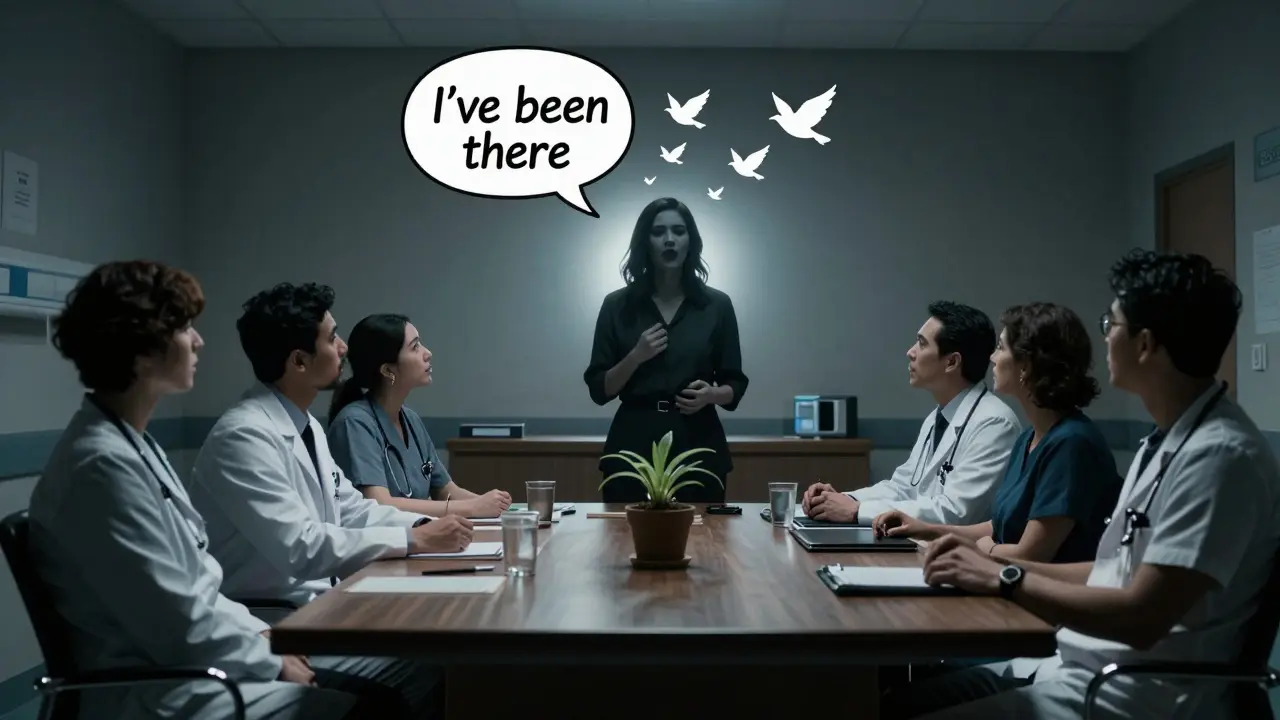 Peer advokát mluví na schůzce s lékaři, jeho řeč se mění v ptáky, v místnosti roste květina.